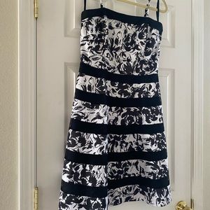 White House Black Market Floral lace dress 8